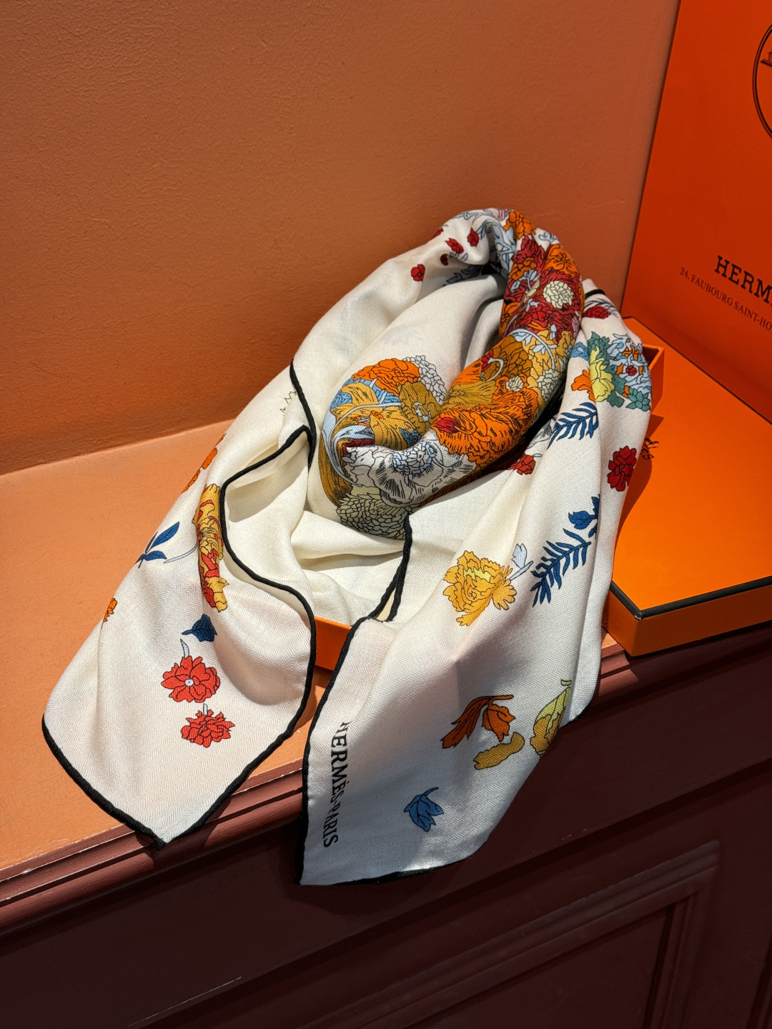 ❤ 双面同色【▪️卓尔不凡，高级有气场！！】非常抬人，带点故事的精彩！永远加分的hermes艺术单品！美