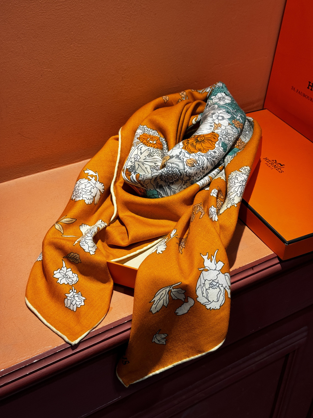 ❤ 双面同色【▪️卓尔不凡，高级有气场！！】非常抬人，带点故事的精彩！永远加分的hermes艺术单品！美