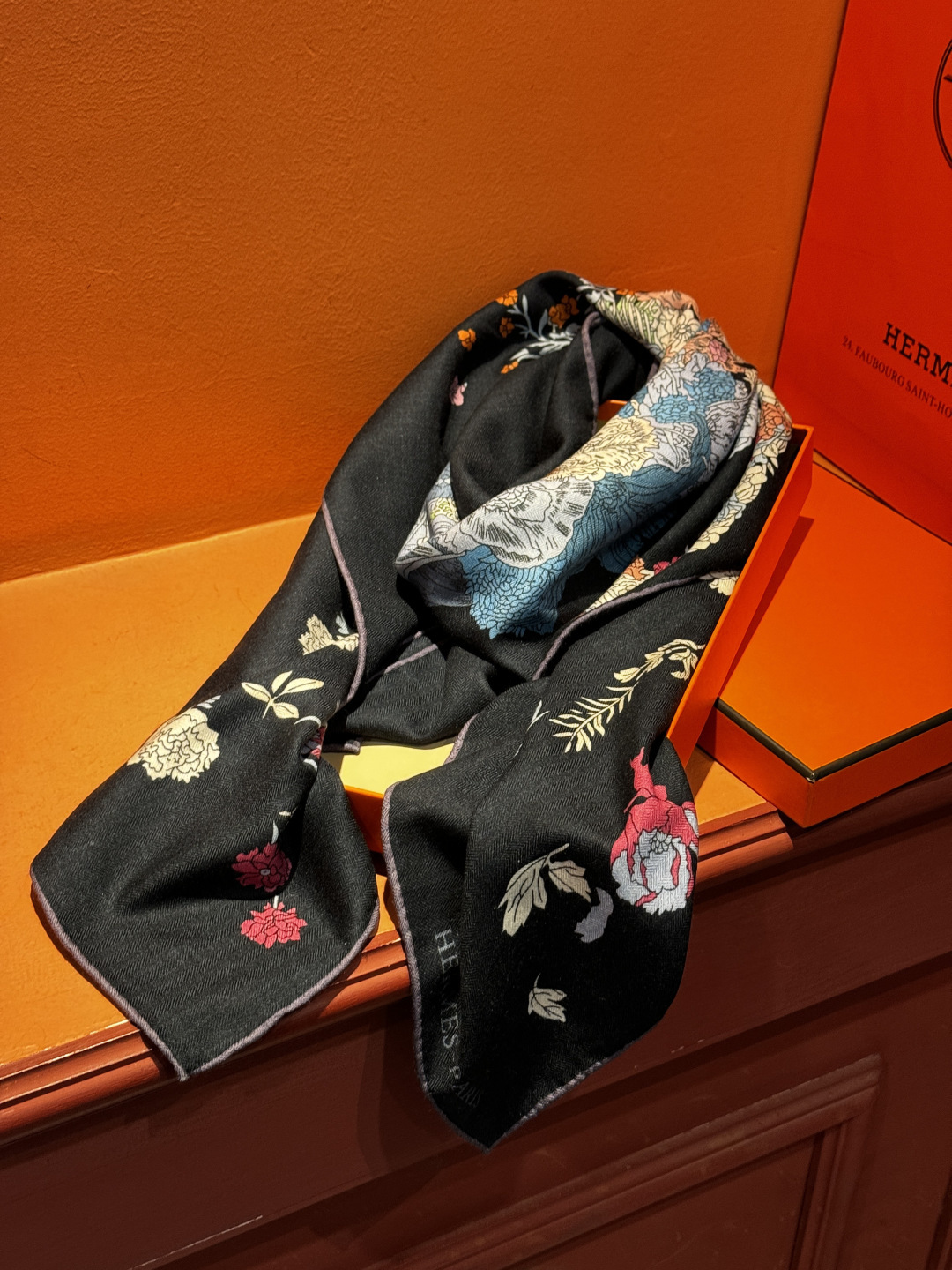 ❤ 双面同色【▪️卓尔不凡，高级有气场！！】非常抬人，带点故事的精彩！永远加分的hermes艺术单品！美