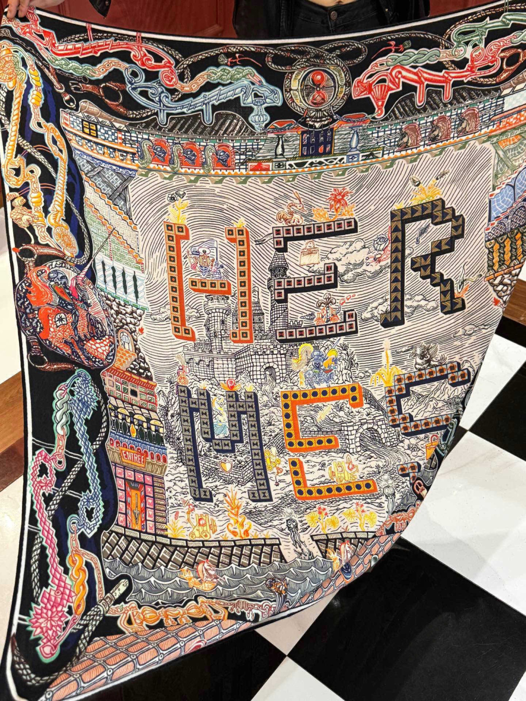 新款 秋冬搭配利器❗️顶级双面同色真丝羊绒披肩！！点睛精彩，图案和配色都超级喜欢，又一款双面配色工艺设计