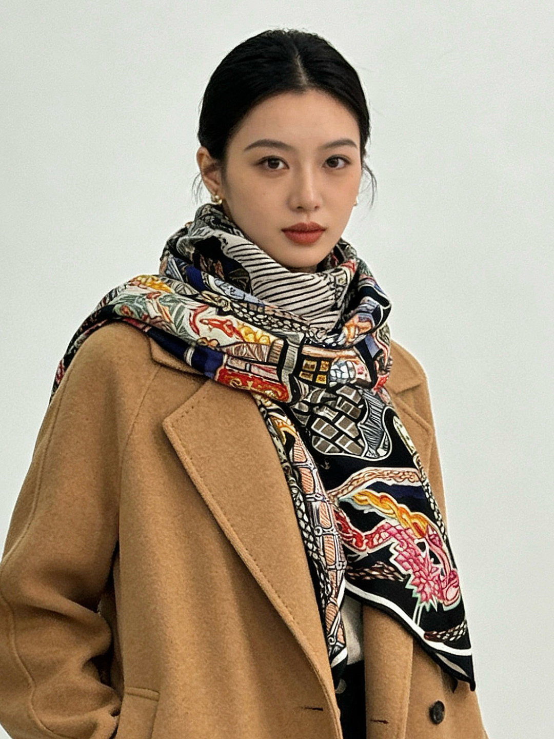 新款 秋冬搭配利器❗️顶级双面同色真丝羊绒披肩！！点睛精彩，图案和配色都超级喜欢，又一款双面配色工艺设计