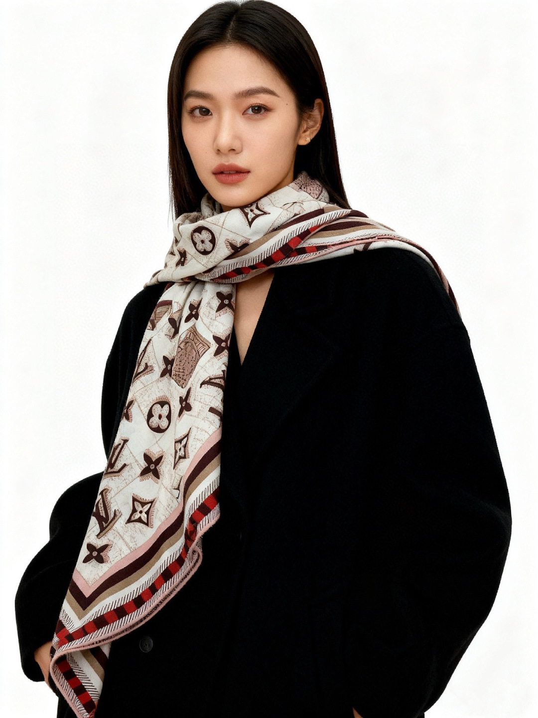 LV x TM 140披肩【140顶级丝绒双面同色披肩】本款L Multicolor披肩出自路易威登与知