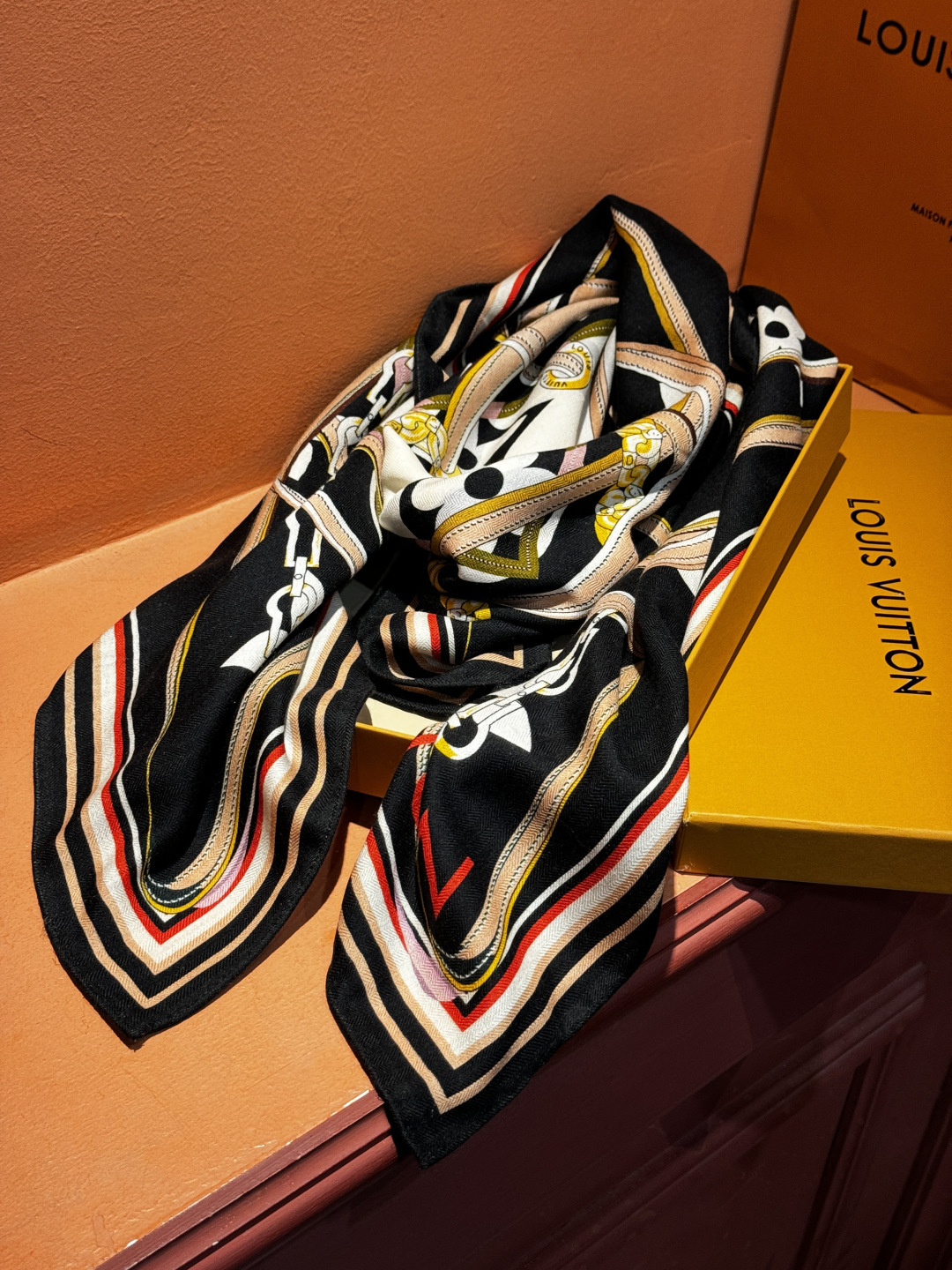 上新❤️ MONOGRAM JACQUARD DENIM140丝绒 方巾 【高定版 双面同色】有些款式他