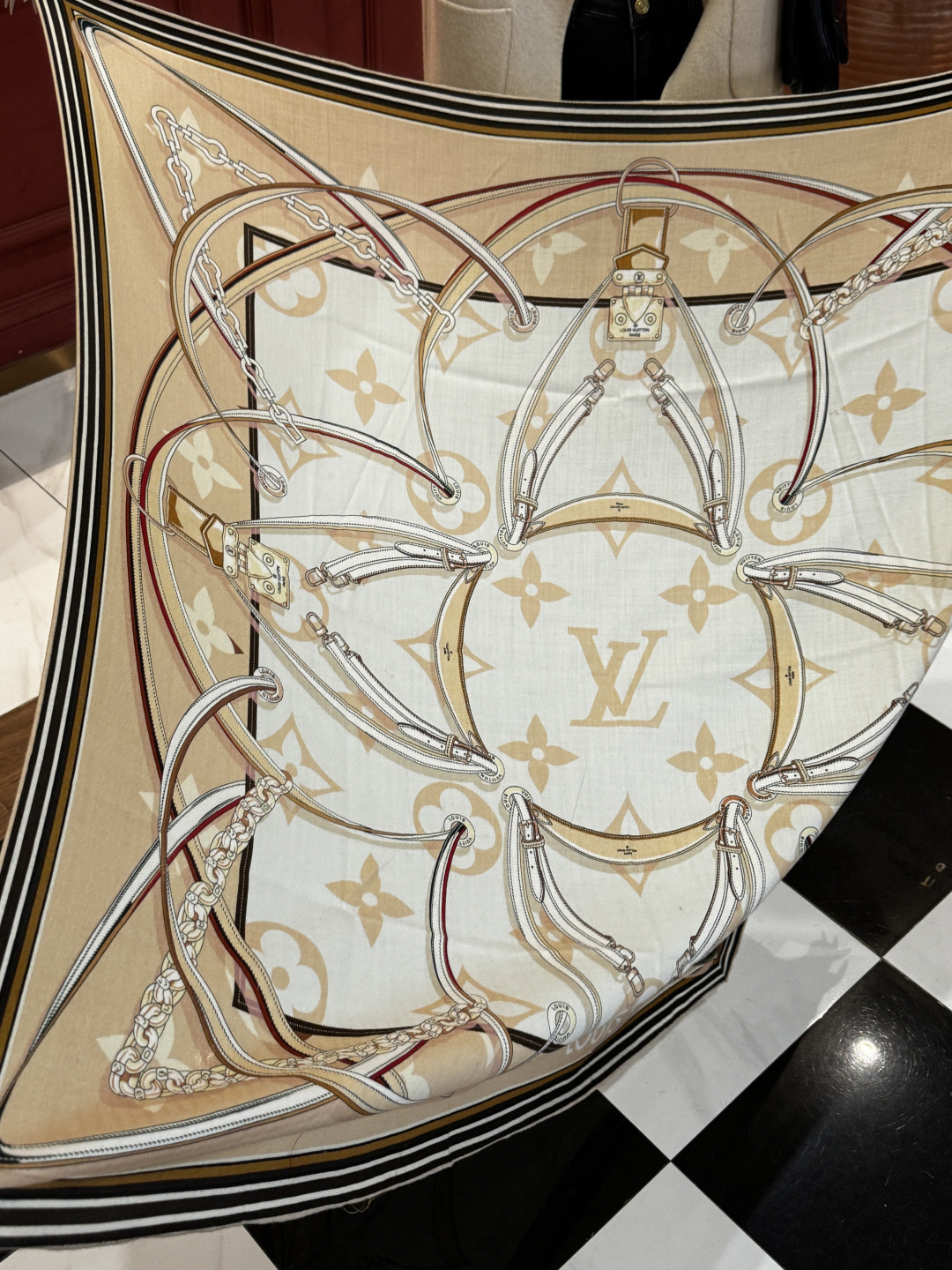 上新❤️ MONOGRAM JACQUARD DENIM140丝绒 方巾 【高定版 双面同色】有些款式他