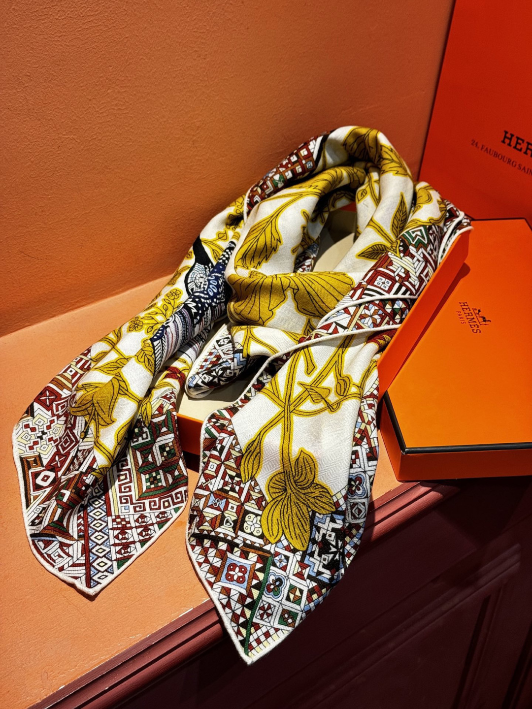 羊绒新款🆕👏👏买了都说好看‼️推荐💕爱马仕双面同色羊绒方巾【美洲豹与蜂鸟双面同色140】，顶级工艺超值‼