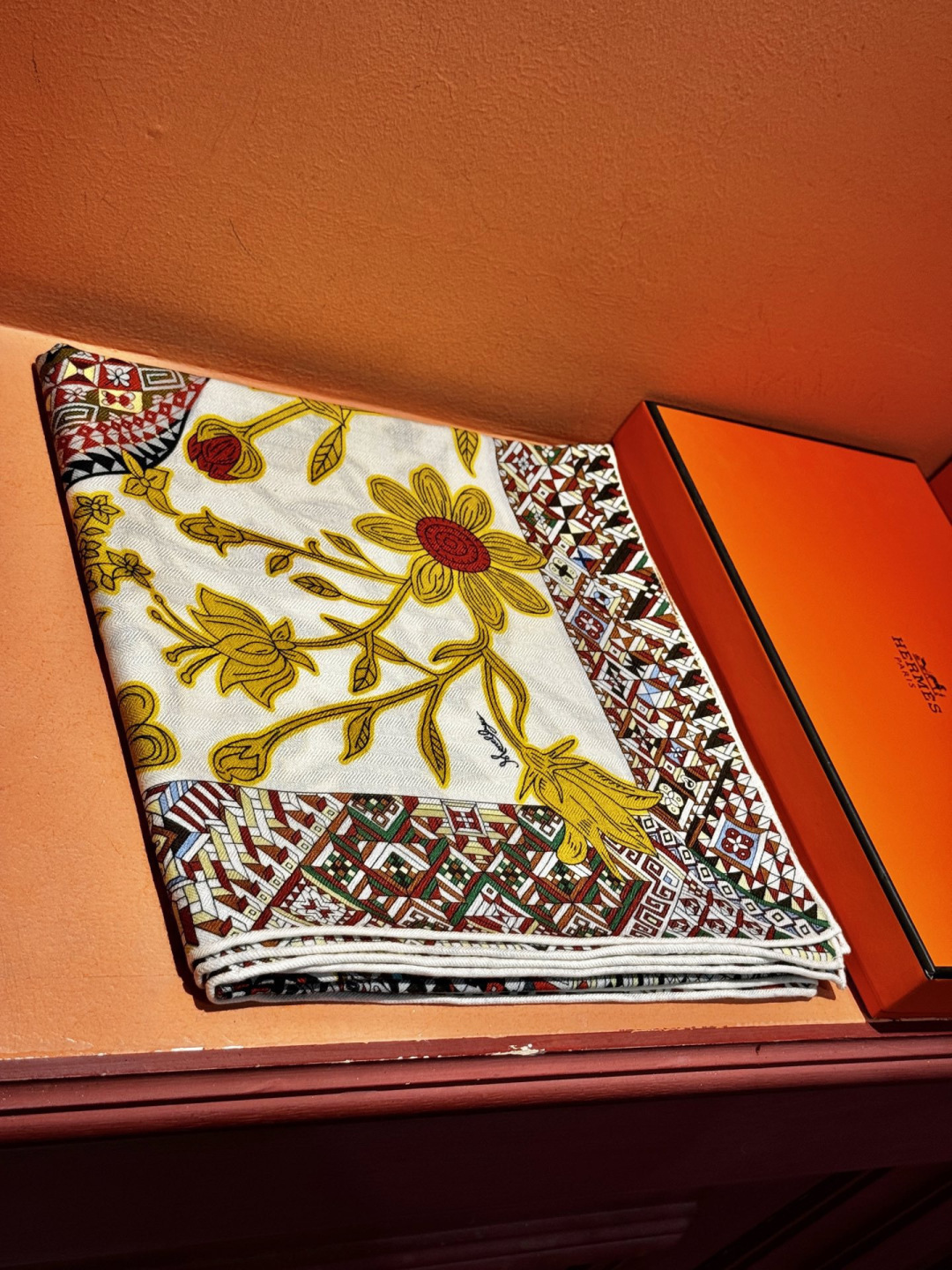 羊绒新款🆕👏👏买了都说好看‼️推荐💕爱马仕双面同色羊绒方巾【美洲豹与蜂鸟双面同色140】，顶级工艺超值‼