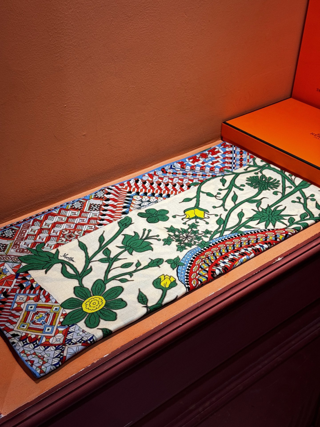 羊绒新款🆕👏👏买了都说好看‼️推荐💕爱马仕双面同色羊绒方巾【美洲豹与蜂鸟双面同色140】，顶级工艺超值‼