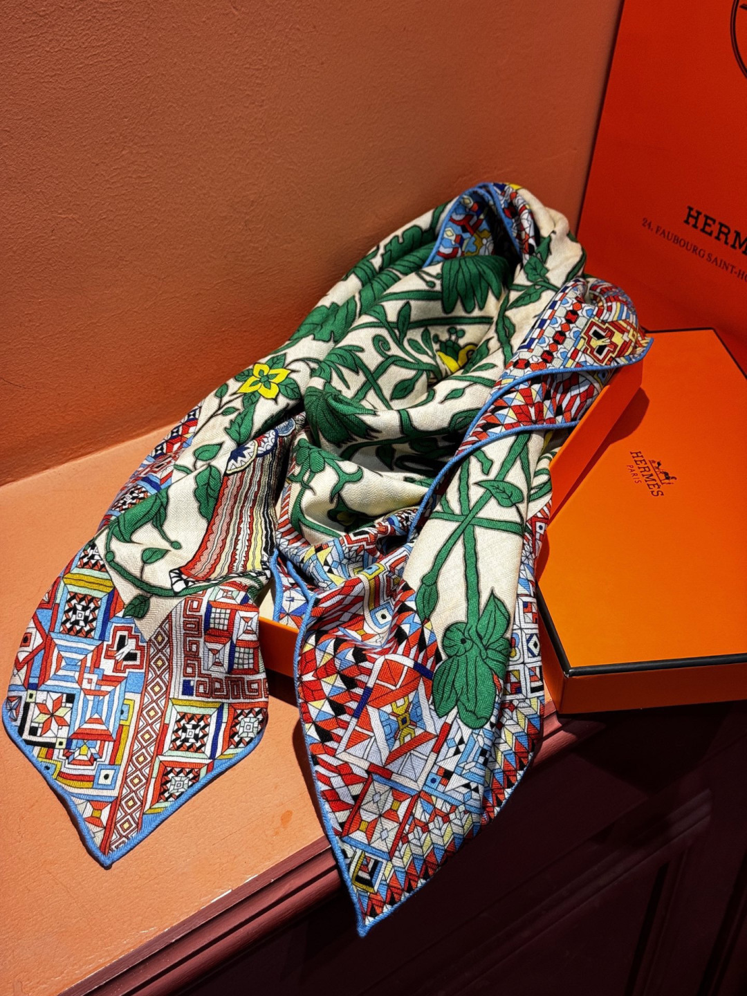 羊绒新款🆕👏👏买了都说好看‼️推荐💕爱马仕双面同色羊绒方巾【美洲豹与蜂鸟双面同色140】，顶级工艺超值‼