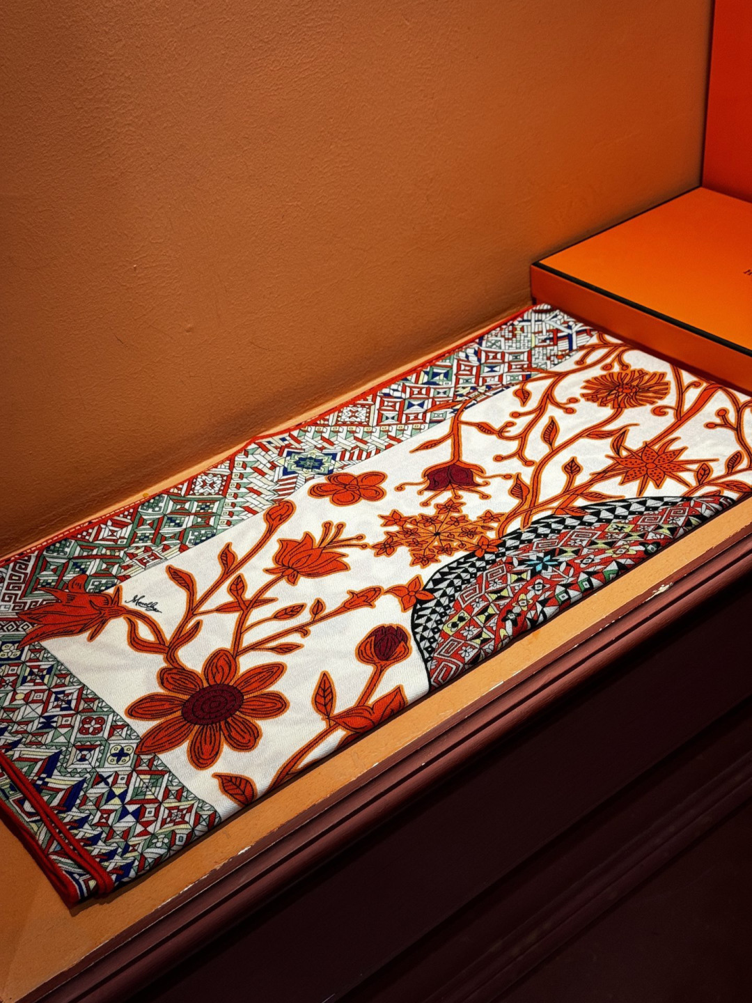 羊绒新款🆕👏👏买了都说好看‼️推荐💕爱马仕双面同色羊绒方巾【美洲豹与蜂鸟双面同色140】，顶级工艺超值‼