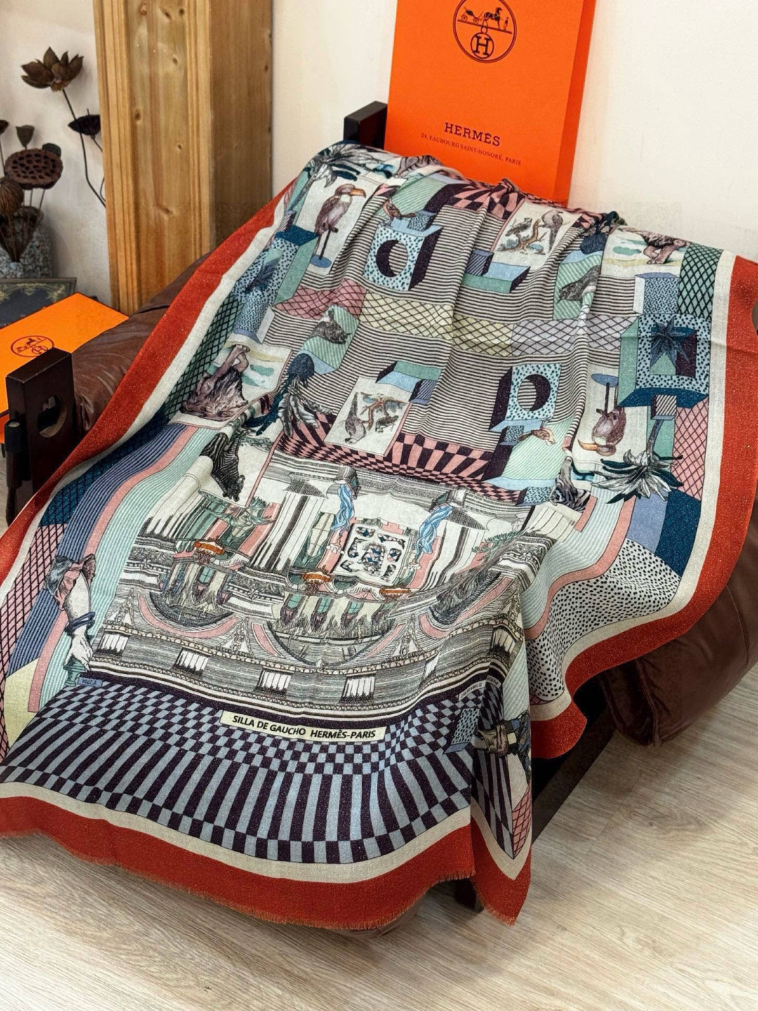 会发光发亮的围巾 爱马仕 专柜同步 买了都说好看羊绒印花‼️推荐💕顶级工艺超值‼️爱马仕专柜爆款🎁🎁羊绒