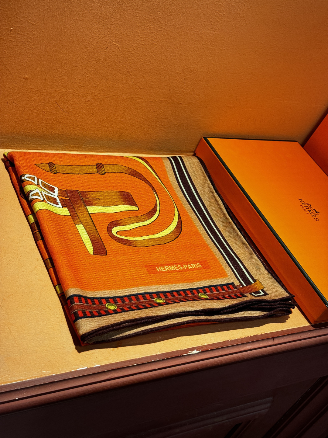 ❄️【双面同色】原单爱马仕140cm丝绒方巾💕 《马术密匙》，十九世纪的商品图录汇集了手工匠们的系列产品