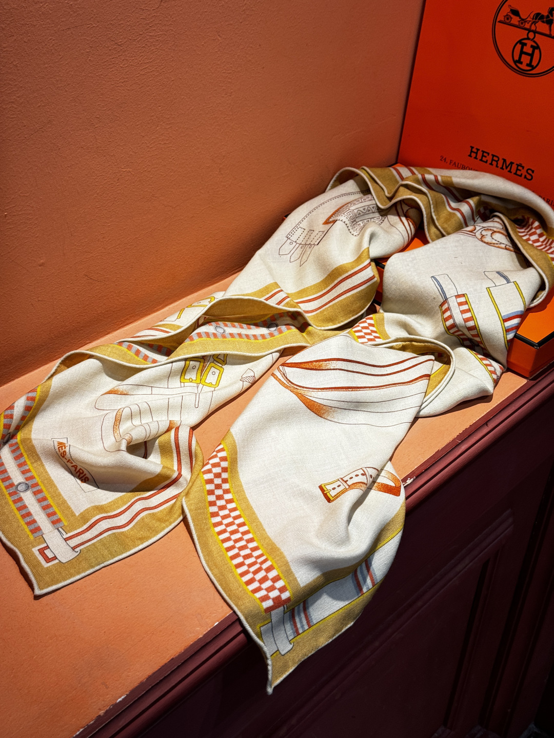 ❄️【双面同色】原单爱马仕140cm丝绒方巾💕 《马术密匙》，十九世纪的商品图录汇集了手工匠们的系列产品