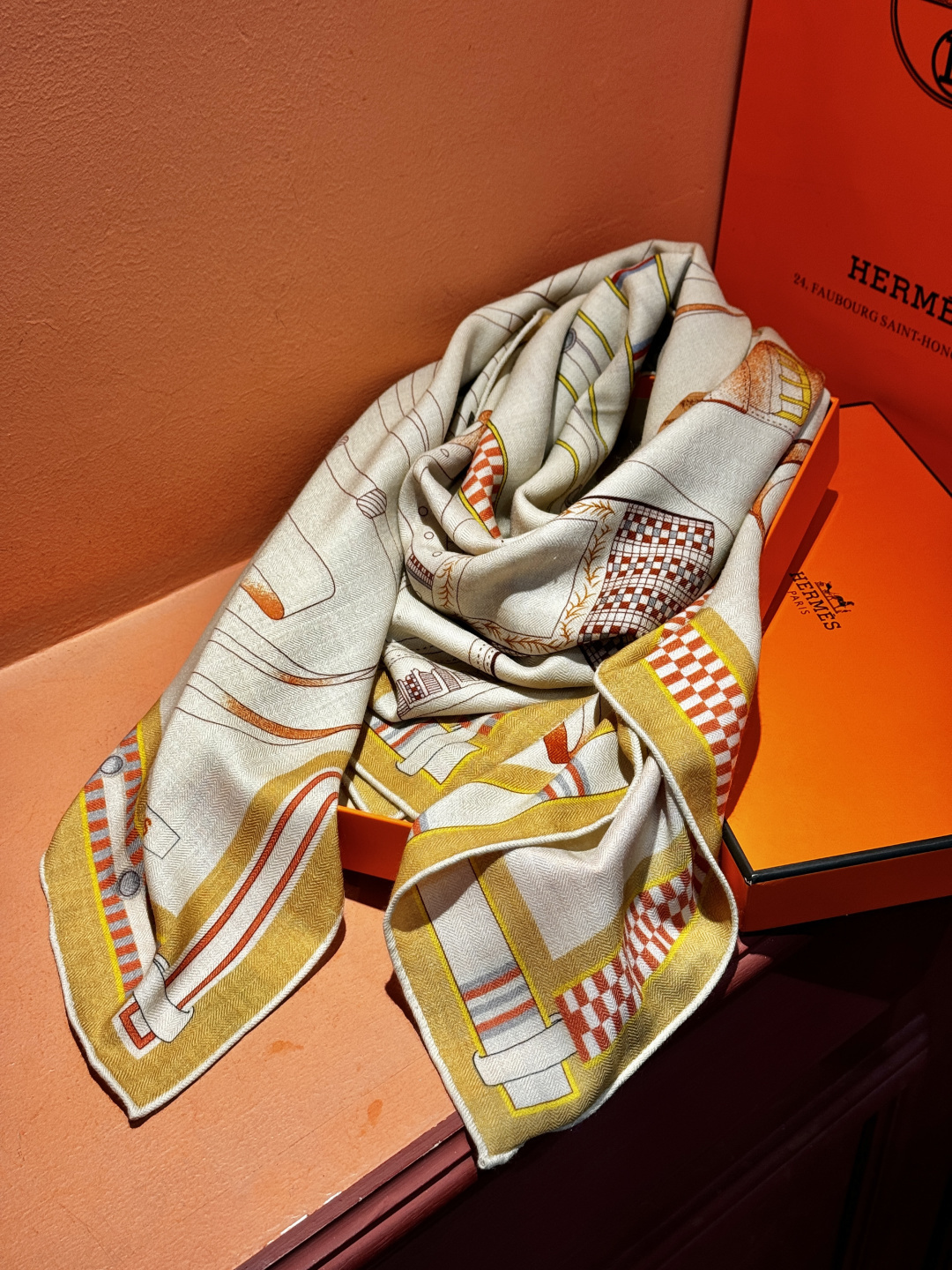 ❄️【双面同色】原单爱马仕140cm丝绒方巾💕 《马术密匙》，十九世纪的商品图录汇集了手工匠们的系列产品