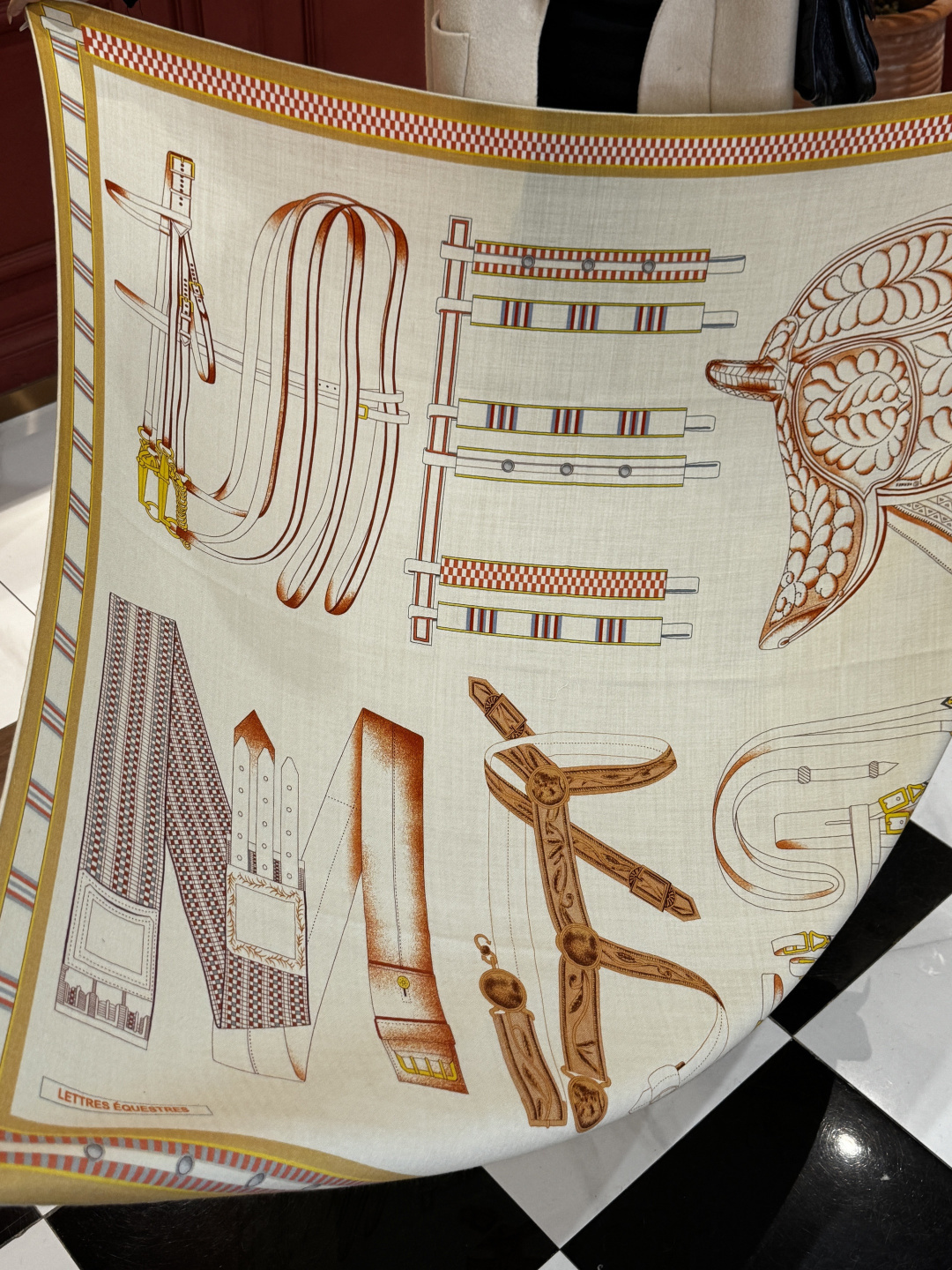 ❄️【双面同色】原单爱马仕140cm丝绒方巾💕 《马术密匙》，十九世纪的商品图录汇集了手工匠们的系列产品