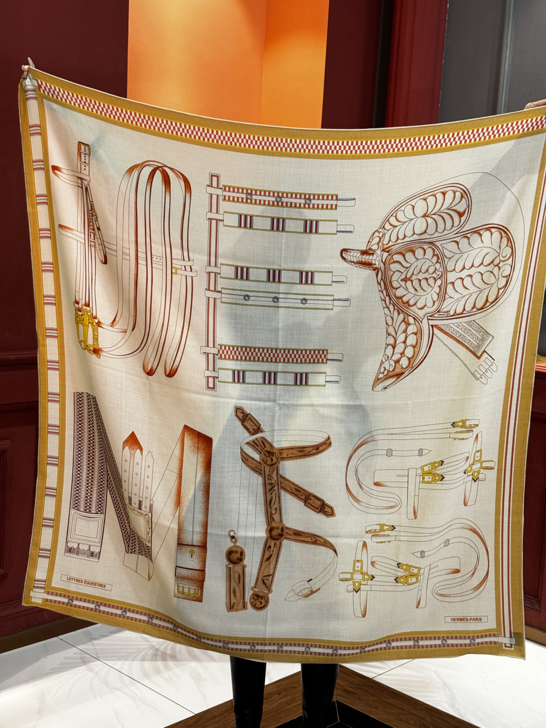 ❄️【双面同色】原单爱马仕140cm丝绒方巾💕 《马术密匙》，十九世纪的商品图录汇集了手工匠们的系列产品