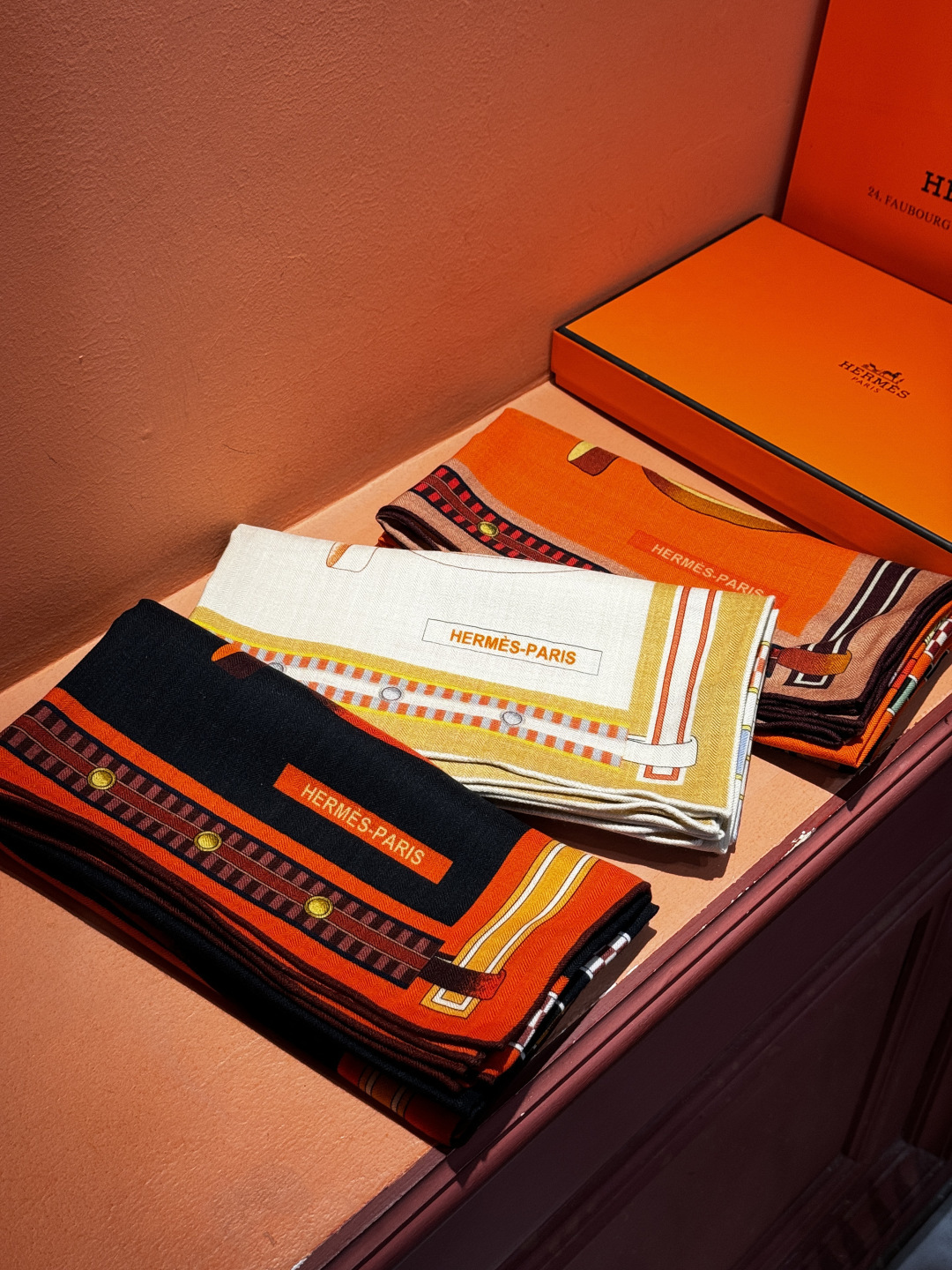 ❄️【双面同色】原单爱马仕140cm丝绒方巾💕 《马术密匙》，十九世纪的商品图录汇集了手工匠们的系列产品