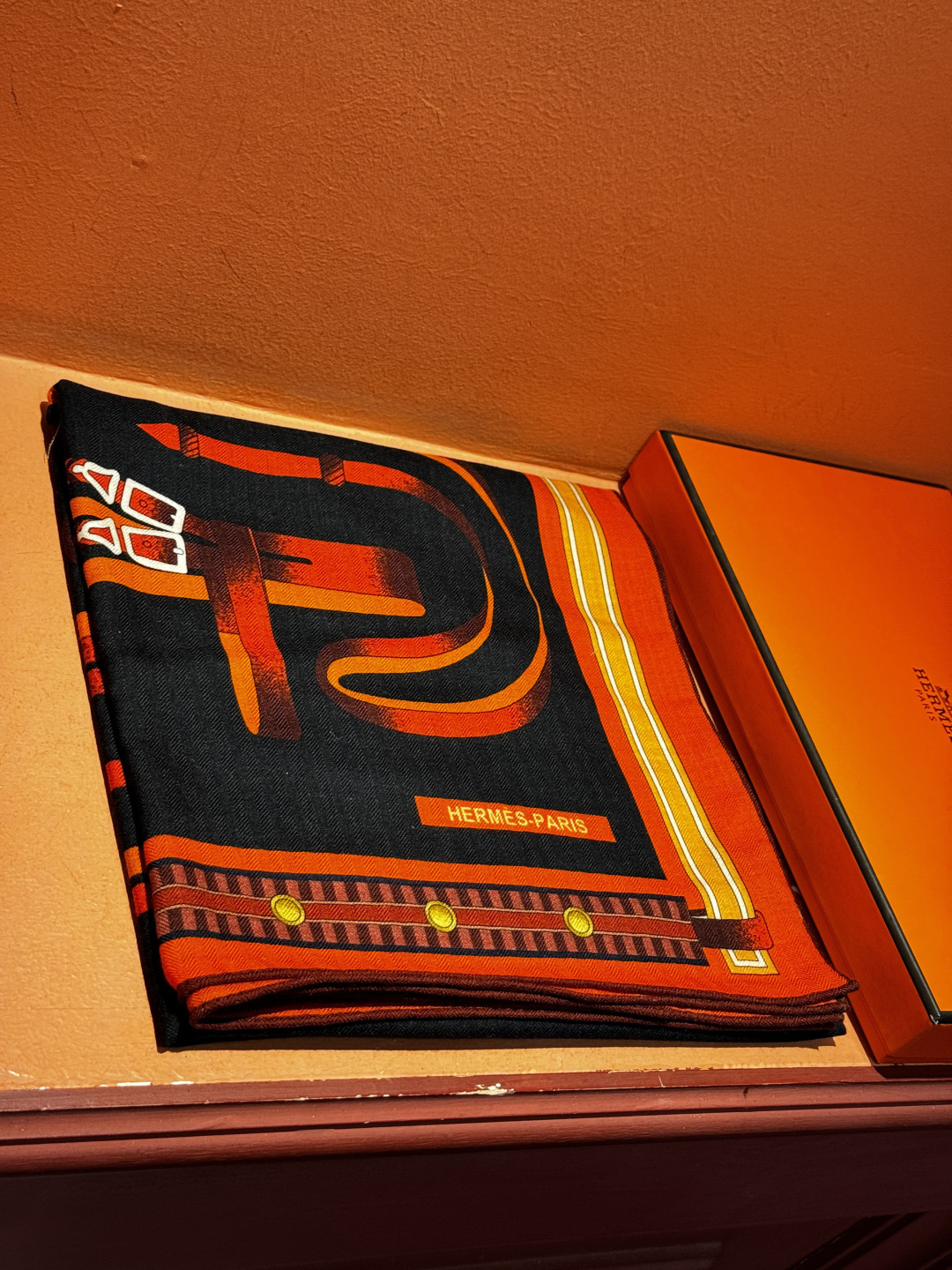 ❄️【双面同色】原单爱马仕140cm丝绒方巾💕 《马术密匙》，十九世纪的商品图录汇集了手工匠们的系列产品