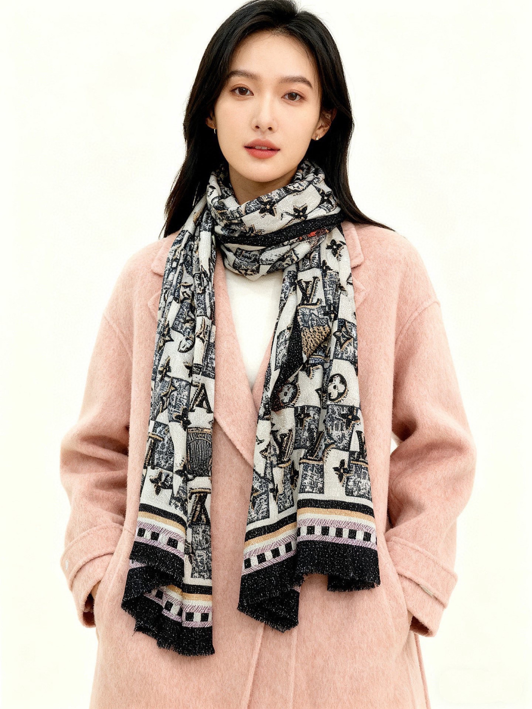 会发光发亮的围巾银丝羊绒长巾✨专柜同步‼️真心赞‼️驴家【L字母与花纹长巾】路易威登经典 Monogra