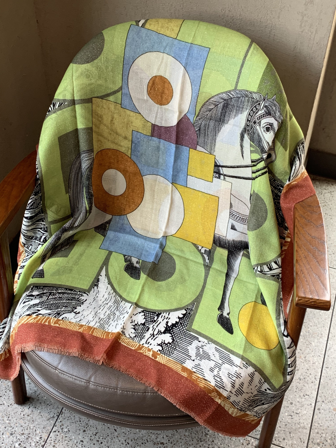 会发光发亮的围巾 爱马仕 专柜同步 买了都说好看羊绒印花‼️推荐💕顶级工艺超值‼️爱马仕专柜爆款🎁🎁羊绒