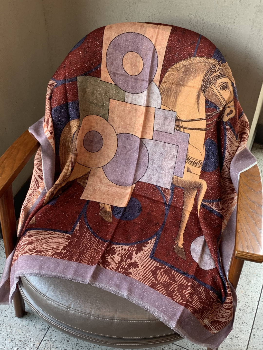 会发光发亮的围巾 爱马仕 专柜同步 买了都说好看羊绒印花‼️推荐💕顶级工艺超值‼️爱马仕专柜爆款🎁🎁羊绒