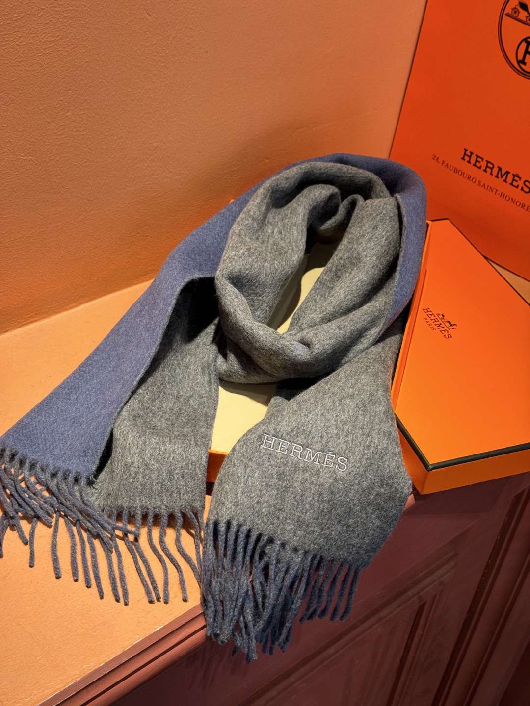 ✨✨太美了😍 爱马仕 情侣款 美到要尖叫😱专柜最新款🎊英伦欧美范儿 又是一款即时尚又实用的大围巾&长巾，