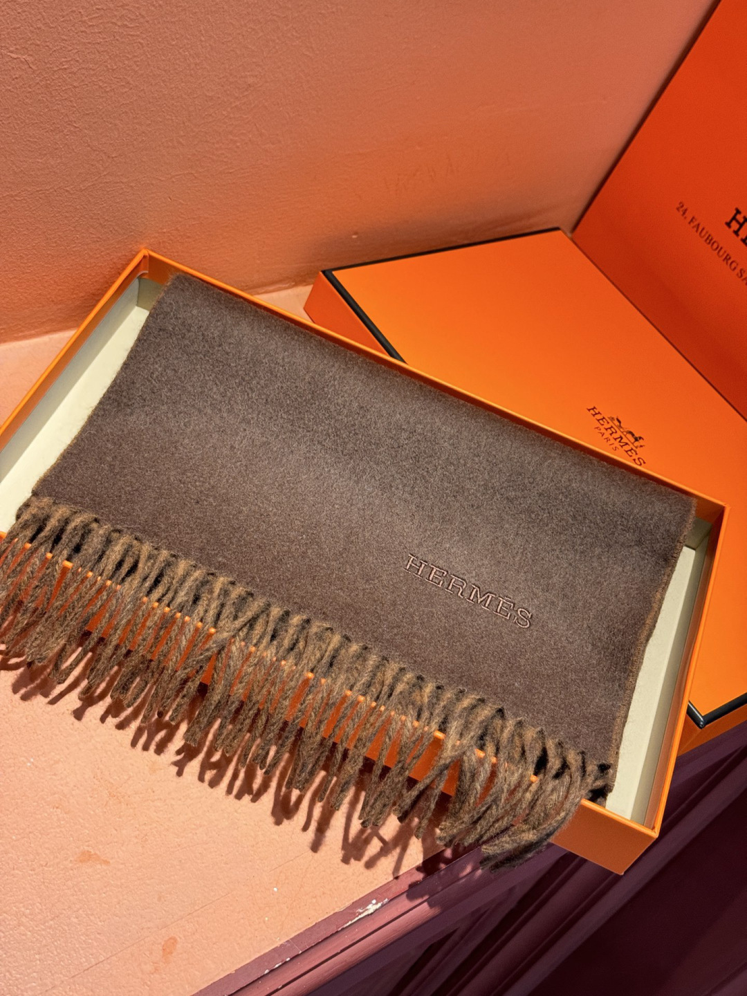 ✨✨太美了😍 爱马仕 情侣款 美到要尖叫😱专柜最新款🎊英伦欧美范儿 又是一款即时尚又实用的大围巾&长巾，