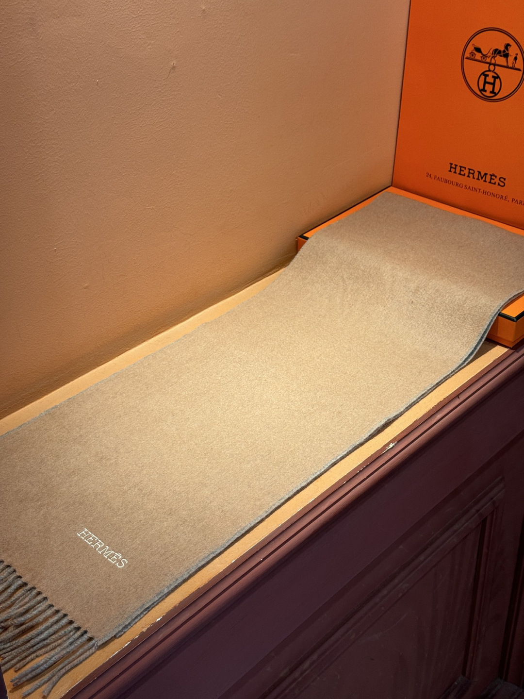 ✨✨太美了😍 爱马仕 情侣款 美到要尖叫😱专柜最新款🎊英伦欧美范儿 又是一款即时尚又实用的大围巾&长巾，