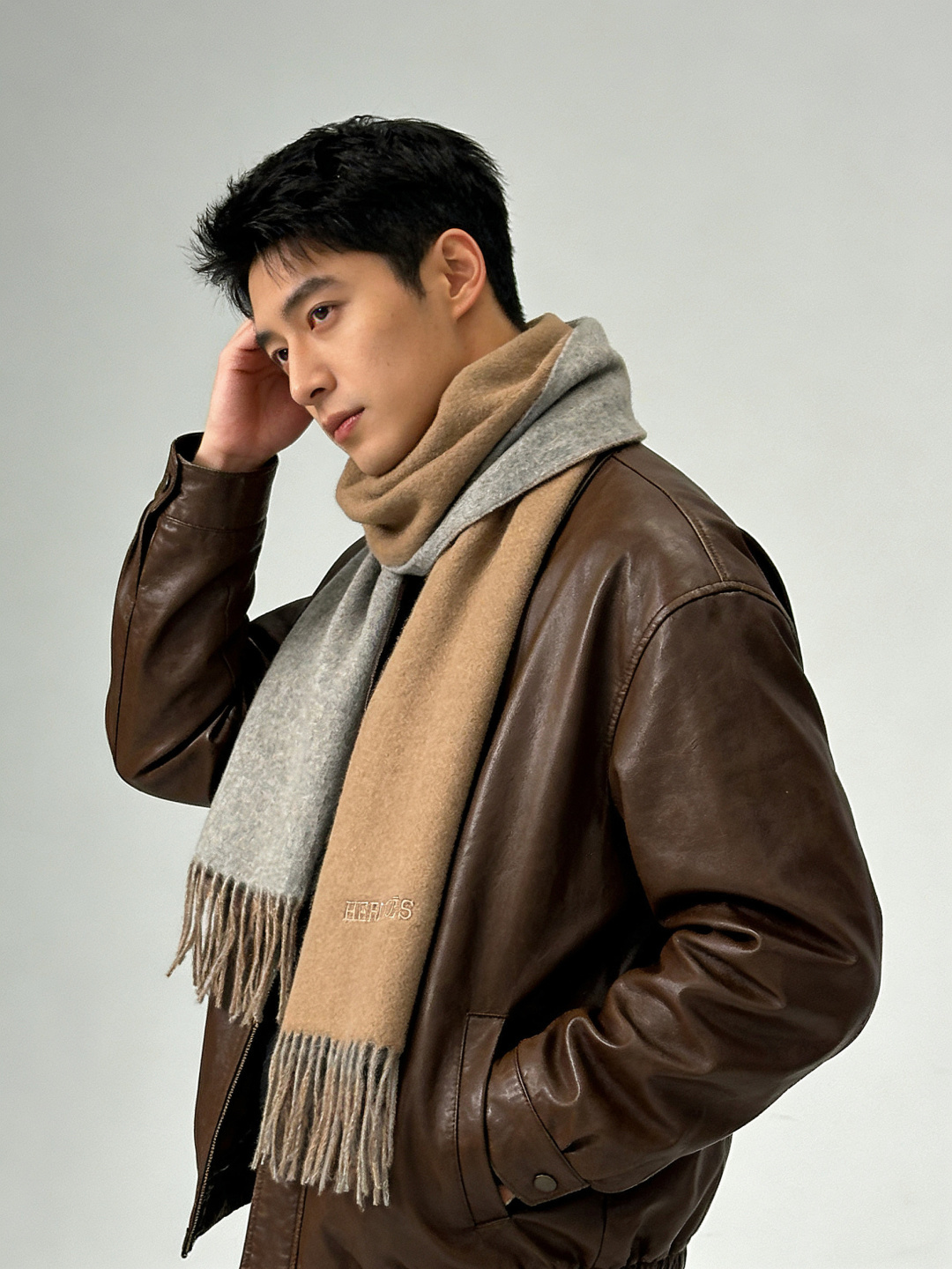 ✨✨太美了😍 爱马仕 情侣款 美到要尖叫😱专柜最新款🎊英伦欧美范儿 又是一款即时尚又实用的大围巾&长巾，