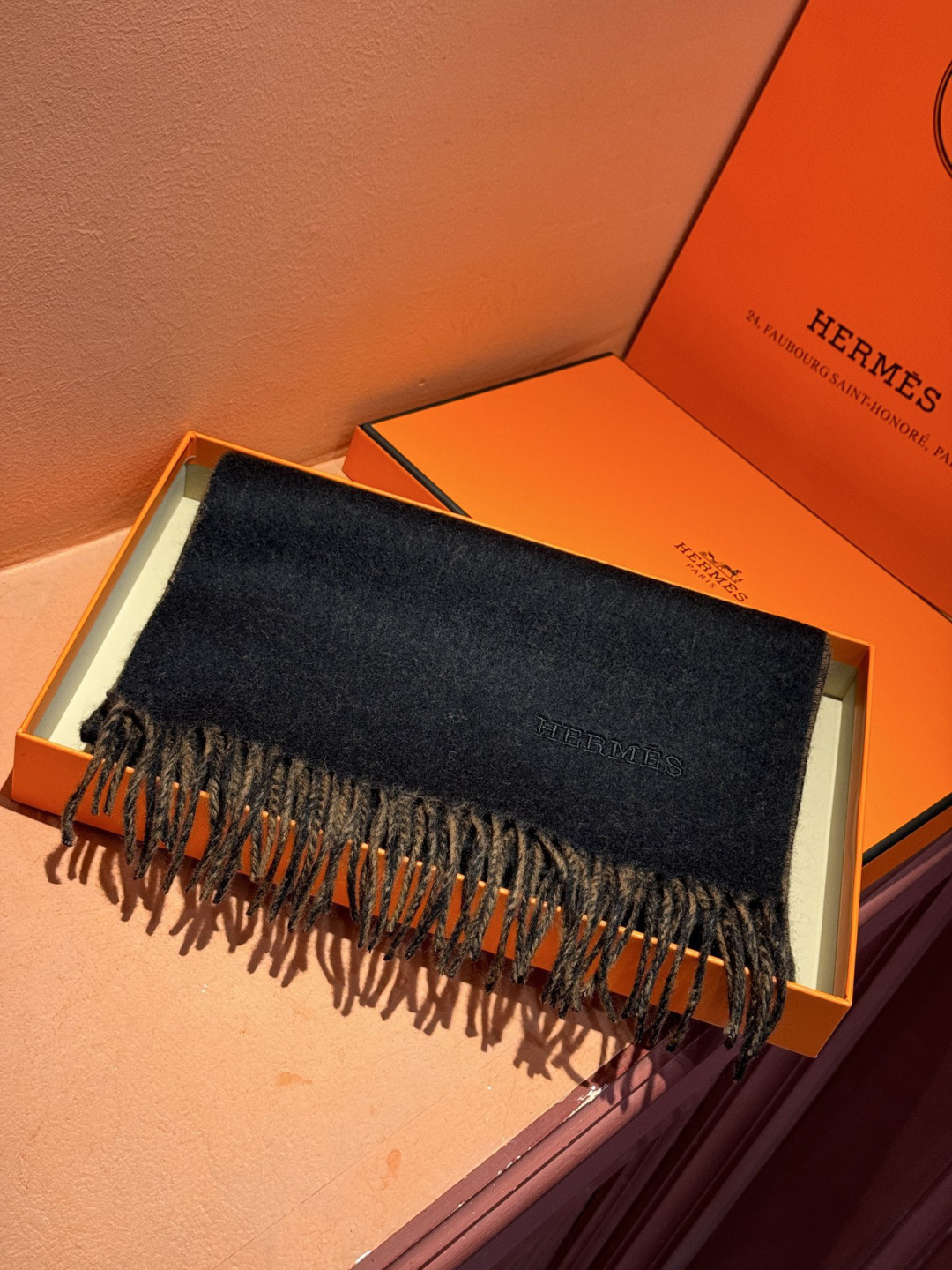 ✨✨太美了😍 爱马仕 情侣款 美到要尖叫😱专柜最新款🎊英伦欧美范儿 又是一款即时尚又实用的大围巾&长巾，