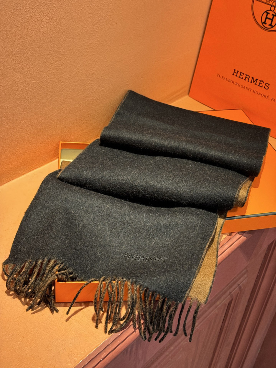 ✨✨太美了😍 爱马仕 情侣款 美到要尖叫😱专柜最新款🎊英伦欧美范儿 又是一款即时尚又实用的大围巾&长巾，