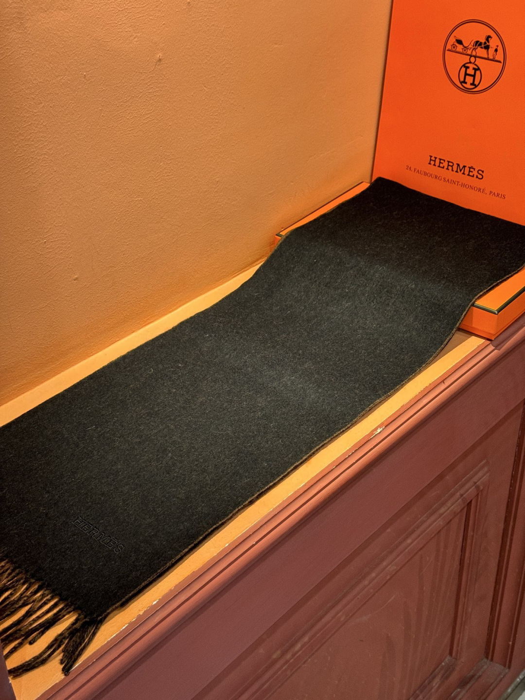 ✨✨太美了😍 爱马仕 情侣款 美到要尖叫😱专柜最新款🎊英伦欧美范儿 又是一款即时尚又实用的大围巾&长巾，