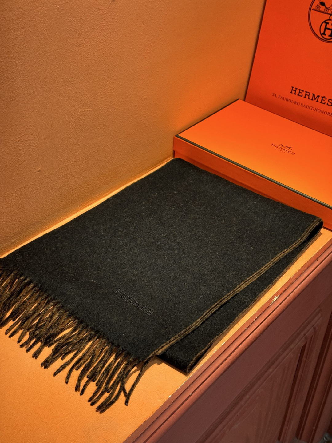 ✨✨太美了😍 爱马仕 情侣款 美到要尖叫😱专柜最新款🎊英伦欧美范儿 又是一款即时尚又实用的大围巾&长巾，