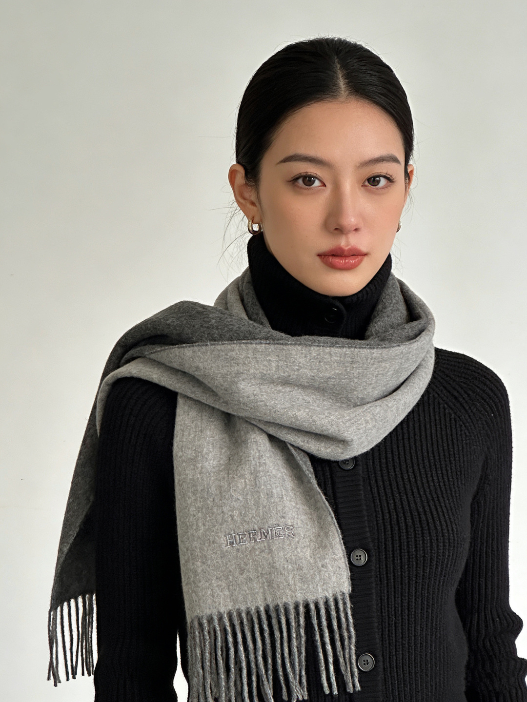 ✨✨太美了😍 爱马仕 情侣款 美到要尖叫😱专柜最新款🎊英伦欧美范儿 又是一款即时尚又实用的大围巾&长巾，