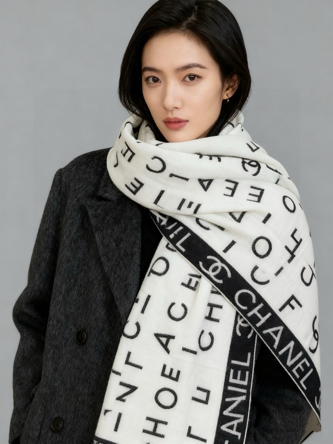 Chanel ~【140顶级双面丝绒披肩】香家logo与字母的完美碰撞设计底部还有隐隐约约的双C小Log