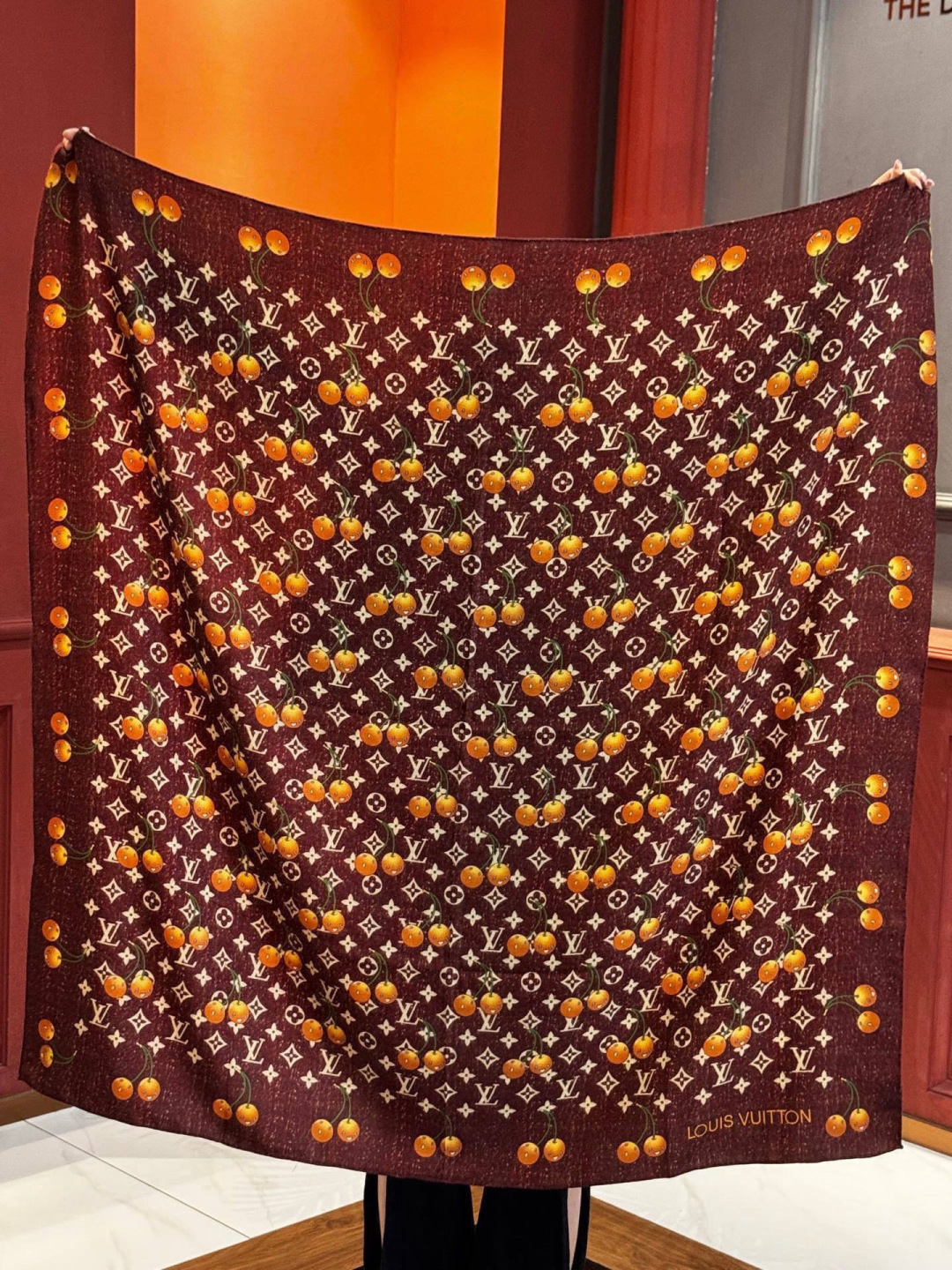 LV X TM MONOGRAMCERISE 140丝绒方巾【140双面丝绒同色】LV × TM Mon