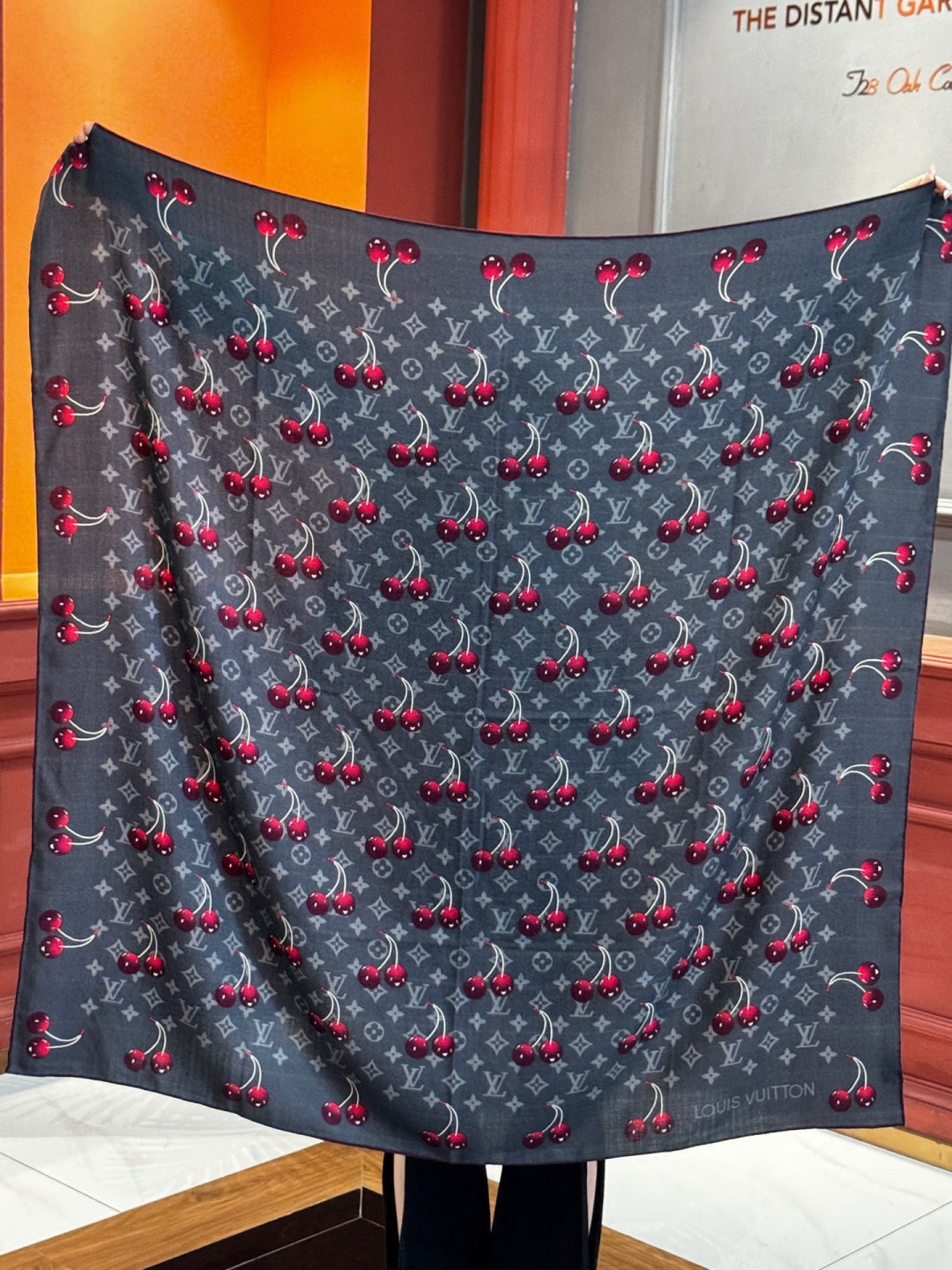 LV X TM MONOGRAMCERISE 140丝绒方巾【140双面丝绒同色】LV × TM Mon