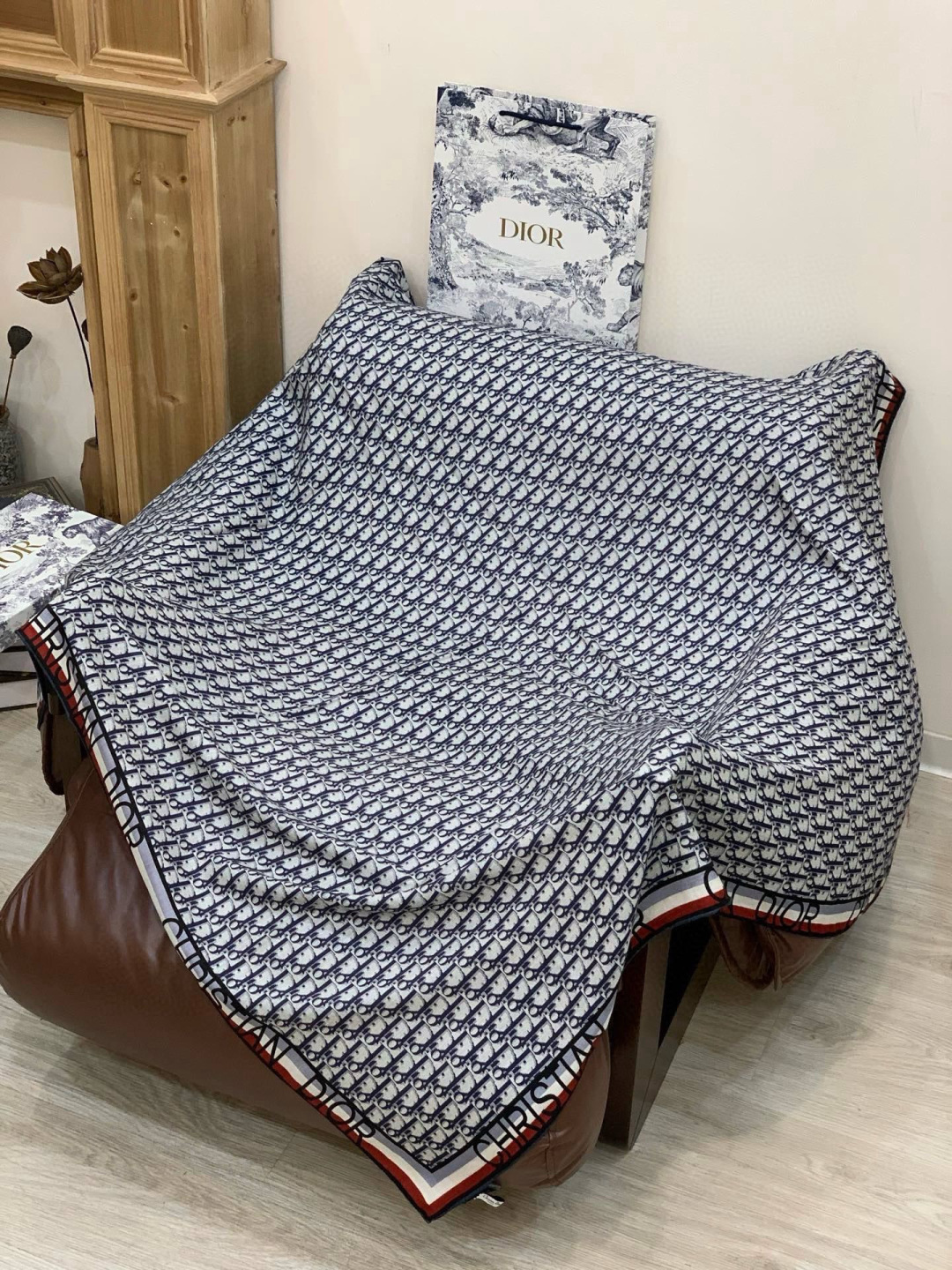 新✨✨😘👍Dior最最新的专柜主打款【D边框老花140】 💟 度假及日常都非常好搭配的款😍订单私流 】一