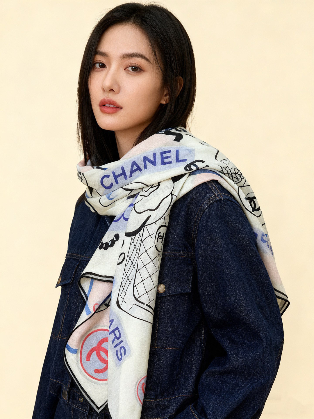 高级成衣系列～Chanel 【140双面同色丝绒披肩】此系列谱写一曲自由轻灵的赞歌本系列作品创新演绎品牌