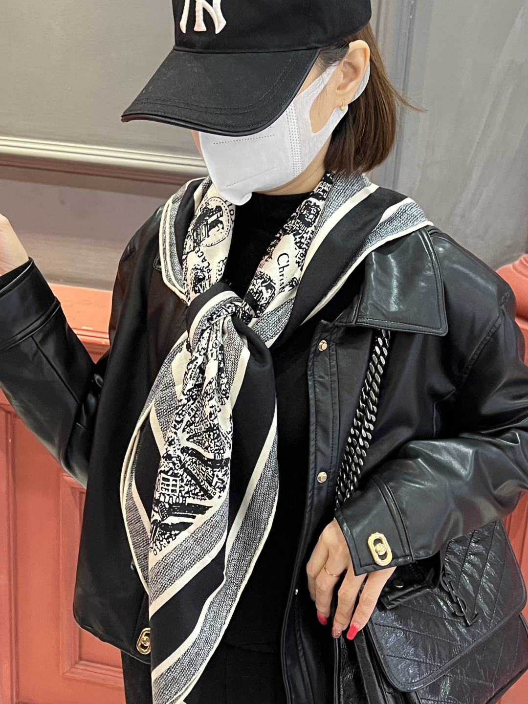 Dior ❤【️巴黎地图】黄金尺寸110*110双面同色丝绒方巾 不爱140繁复尺寸的姐妹可以选择110