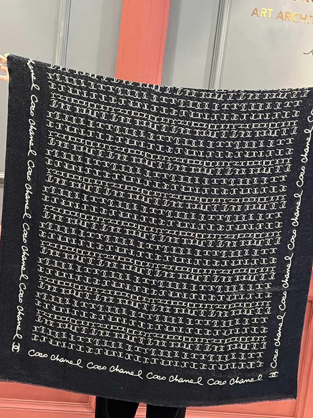 上新🌟 会发光发亮的围巾 💄💋新款客供银线💖羊绒面料长巾 😘美翻了[流泪]【手绘LOGO银线长巾】御用殿