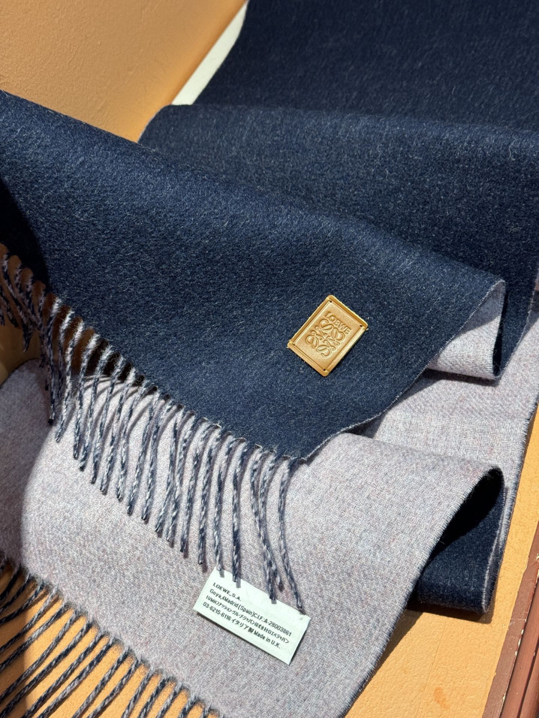 ✨✨太美了😍罗意威 情侣款 美到要尖叫😱专柜最新款🎊英伦欧美范儿 又是一款即时尚又实用的大围巾&长巾，🎆