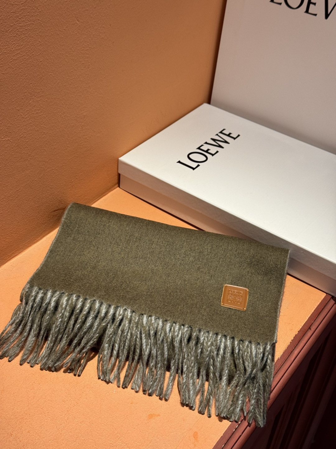 ✨✨太美了😍罗意威 情侣款 美到要尖叫😱专柜最新款🎊英伦欧美范儿 又是一款即时尚又实用的大围巾&长巾，🎆