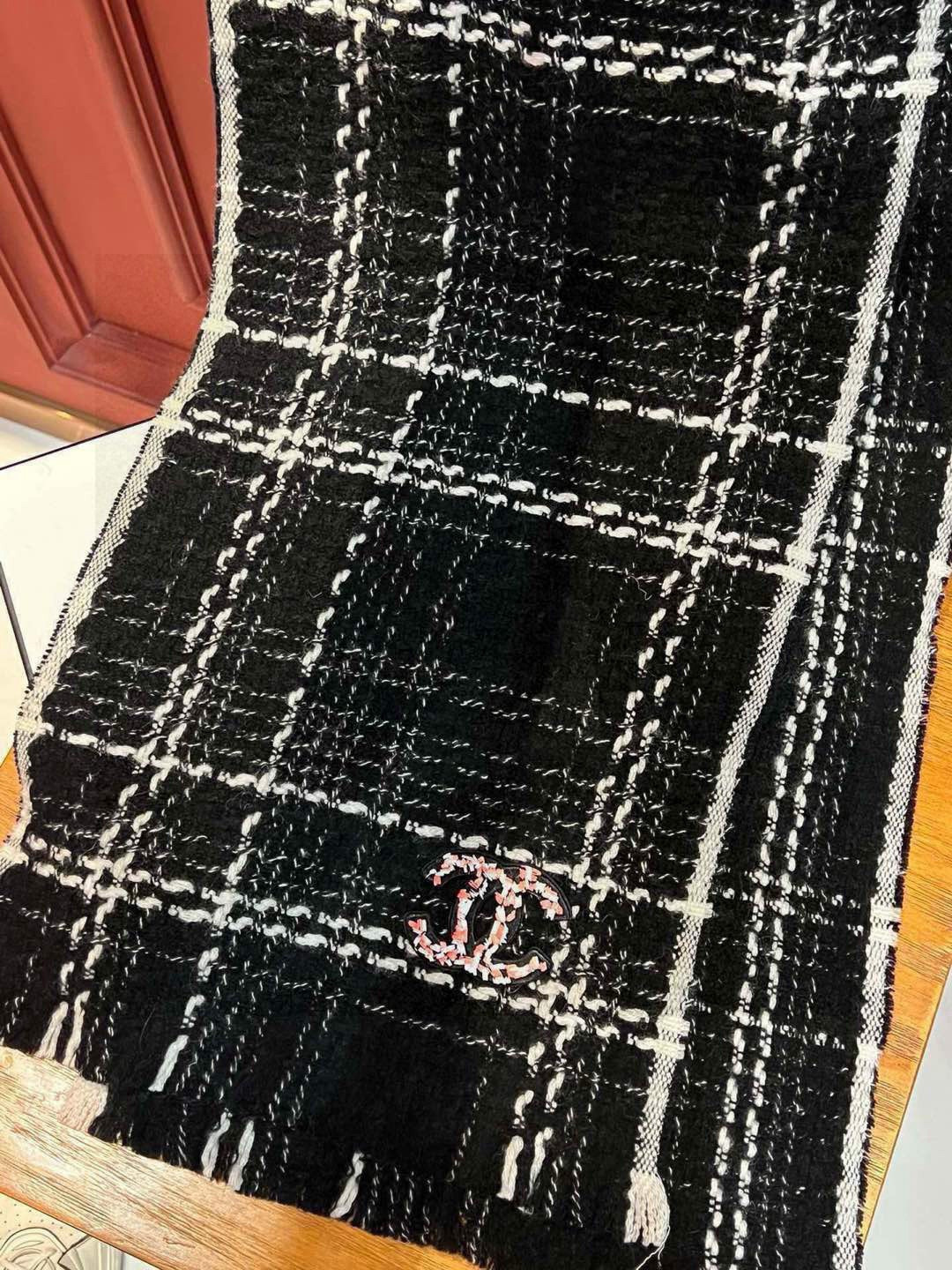 ‼️新😘😘香奈儿（CHANEL）年度最美‼️ 【双C编织格纹披肩】独家渠道原单货‼️年度最新力作 顶极高