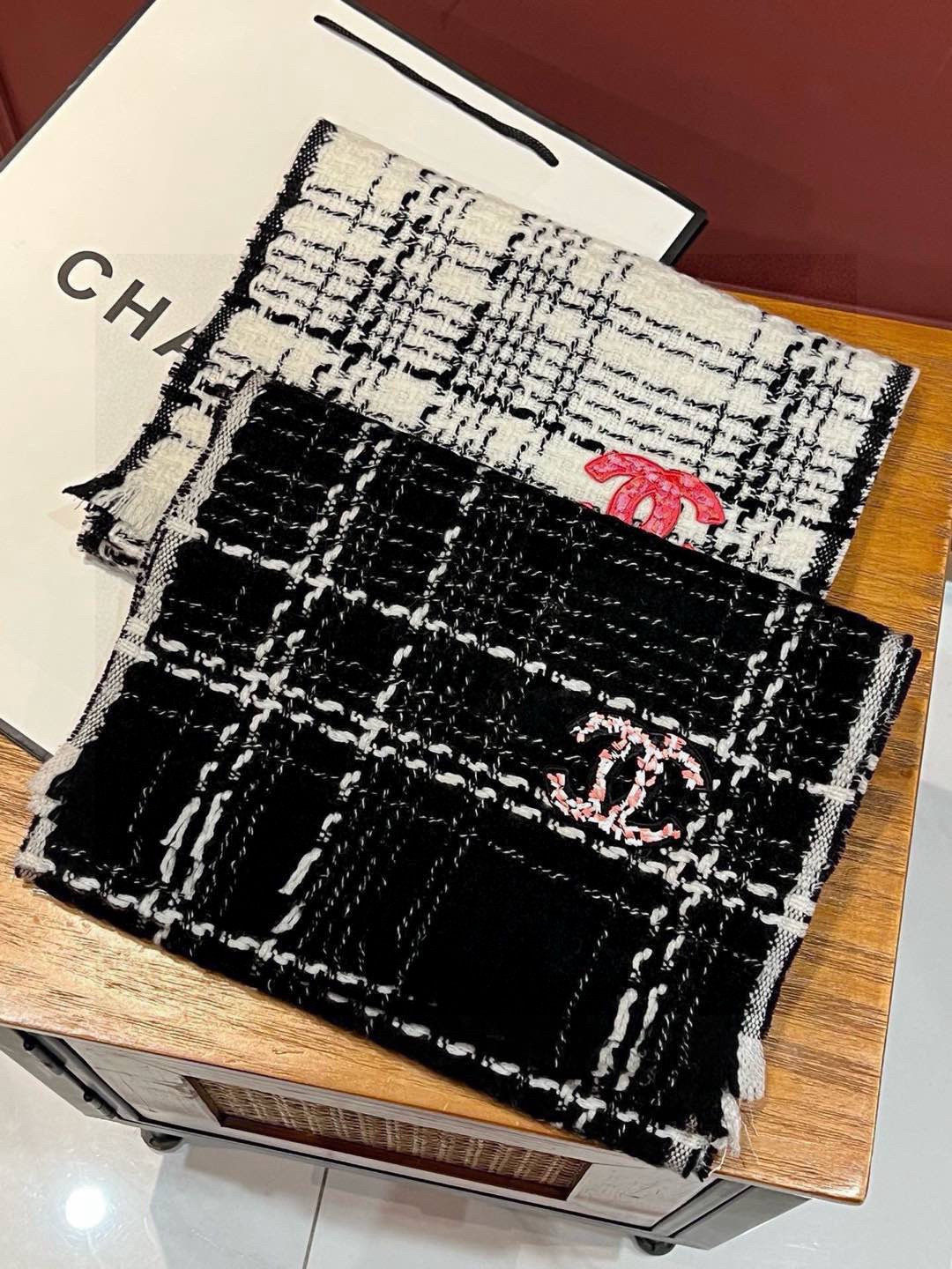 ‼️新😘😘香奈儿（CHANEL）年度最美‼️ 【双C编织格纹披肩】独家渠道原单货‼️年度最新力作 顶极高