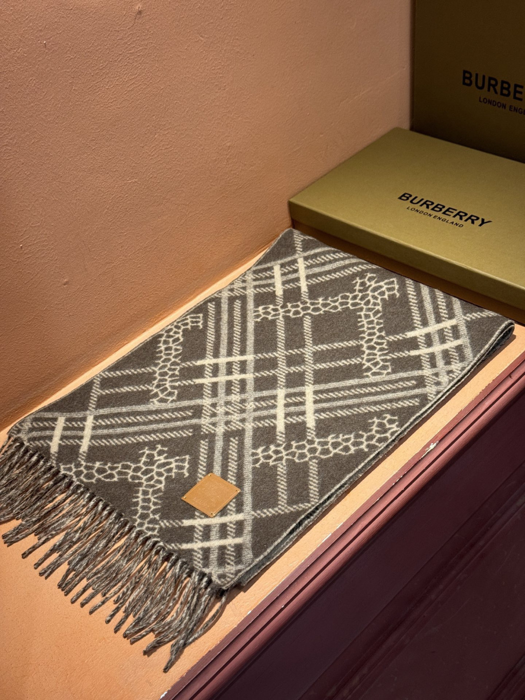 双面围巾 🆕Burberry · 巴宝莉格子围巾❗️好看的要疯掉了，太有型太有魅力了❗️❗️非常斯文时尚