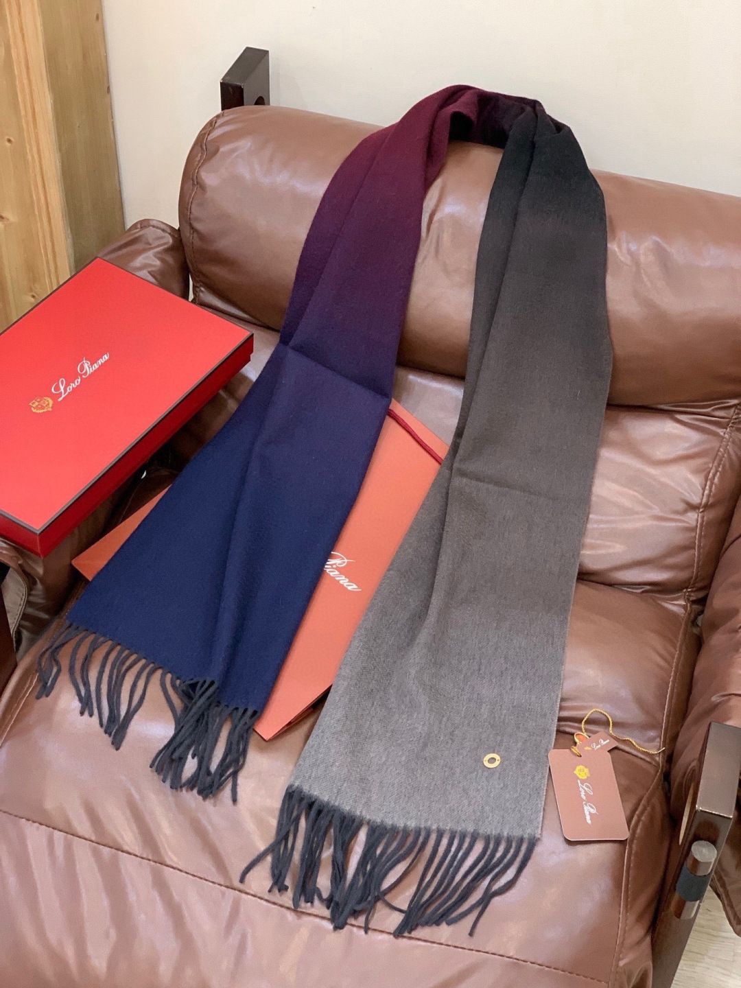 ✨✨太美了😍 【皮安娜】情侣款 美到要尖叫😱专柜最新款🎊英伦欧美范儿「多色渐变」又是一款即时尚又实用的大