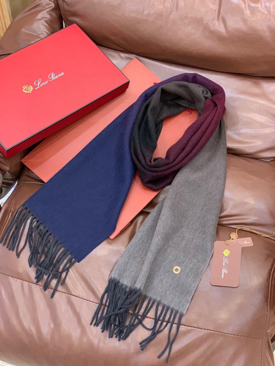 ✨✨太美了😍 【皮安娜】情侣款 美到要尖叫😱专柜最新款🎊英伦欧美范儿「多色渐变」又是一款即时尚又实用的大