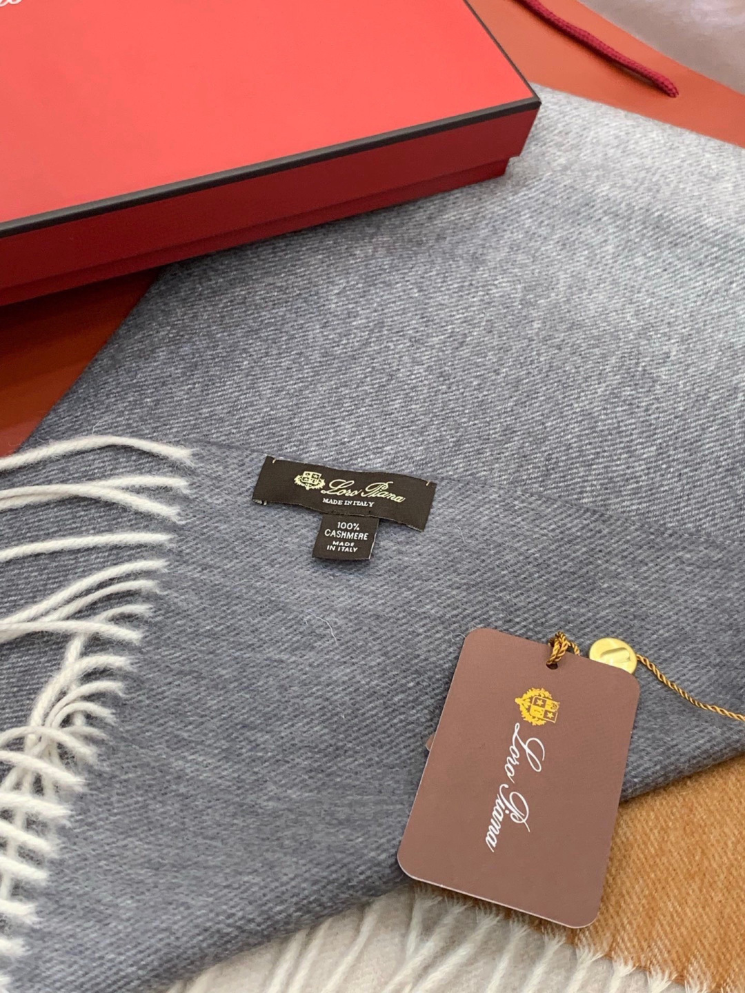 ✨✨太美了😍 【皮安娜】情侣款 美到要尖叫😱专柜最新款🎊英伦欧美范儿「多色渐变」又是一款即时尚又实用的大