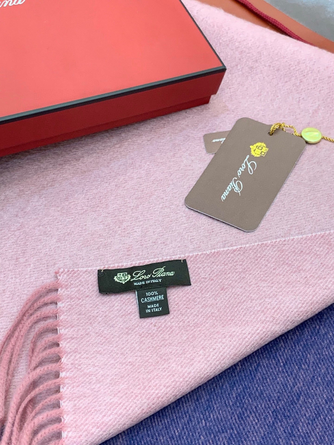 ✨✨太美了😍 【皮安娜】情侣款 美到要尖叫😱专柜最新款🎊英伦欧美范儿「多色渐变」又是一款即时尚又实用的大