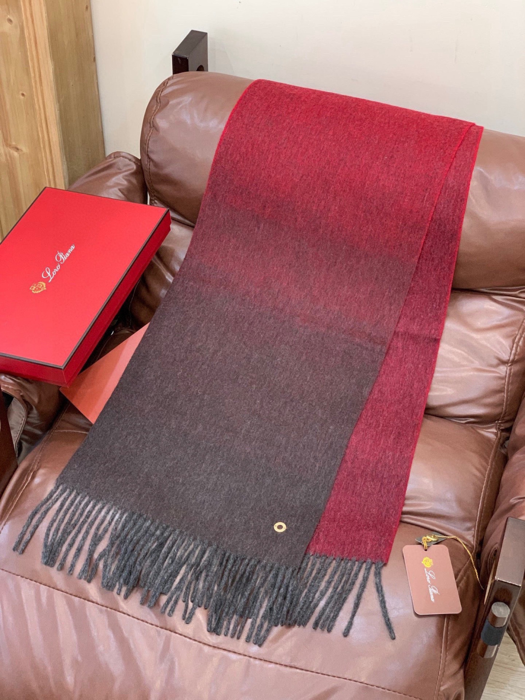 ✨✨太美了😍 【皮安娜】情侣款 美到要尖叫😱专柜最新款🎊英伦欧美范儿「多色渐变」又是一款即时尚又实用的大